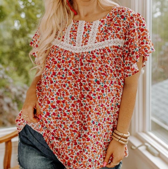 Tops - Summer 🌞Boutique boho 🌷 Red Floral lace top